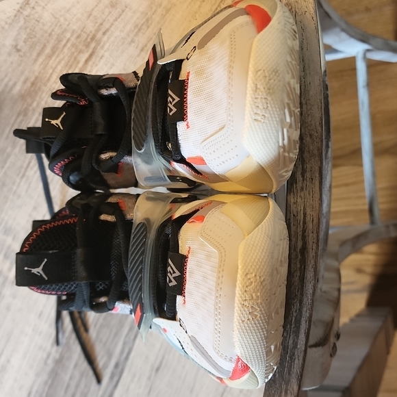 Jordan Why Not Zer0.3 White Crimson Black Youth Size 7 Sneakers Kids Spo… - Picture 9 of 9